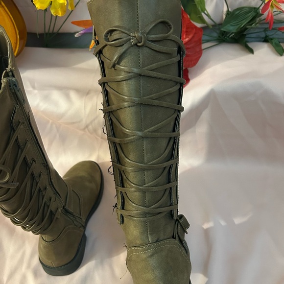 Girls knee high lace up boots - Picture 9 of 15